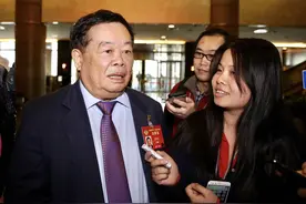 ​因3次“去家族化”失败，曹德旺决定：弃用外人，让女婿辅佐儿子图片