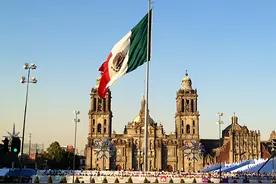 麻木的墨西哥：毒枭拿监狱当别墅，还定期有美女送到监狱举办派对图片