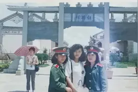 在昆明，我们俩女兵被陆院的男学员“劫持”……图片