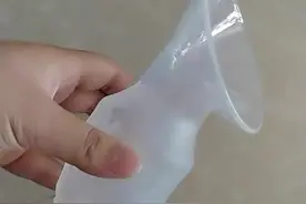 集乳器、乳盾、乳头保护罩，这些“神器”如何帮助喂奶？图片