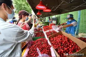 「编者絮语」地摊图片