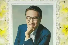 吴孟达丧礼现场，17岁儿子扎小辫眼神忧郁，妻子一头红发太惹眼图片