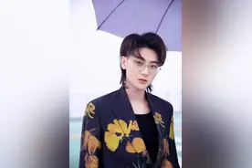 黄子韬助阵《乘风破浪的姐姐2》总决赛 三首歌曲连唱高燃舞台魅力图片