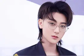 黄子韬助阵《乘风破浪的姐姐2》总决赛 三首歌曲连唱高燃舞台魅力图片