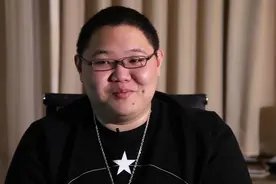 LOL：智勋意外暴露自己座驾，看到牌子和价格后，玩家：我太酸了图片