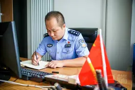 【警徽闪耀抗洪防汛一线】勇者无畏搏激流，“超级英雄”杨旭恒是如何炼成的？图片