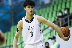 CBA3消息：曾凡博签北京队3年，吴前4年顶薪，陈林坚2年顶薪留队图片
