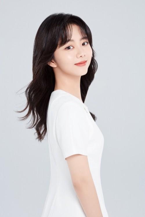 DHC殿堂级 “防晒小白帽”携代言人谭松韵开启“养肤防晒”新纪元