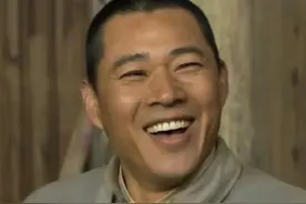 三看《历史的天空》，才懂军犬血无痕的“惨死”背后，有何深意图片