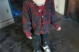 一身冷汗！青岛4岁女童掉进臭水沟，只露了一个头在外面图片