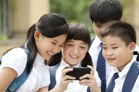 现在孩子普遍早熟，避免孩子犯错和受伤害，家长要怎么做图片