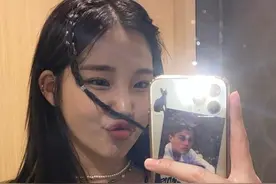 韩国女团MOMOLAND成员JOOE社交网站发照秀新造型图片