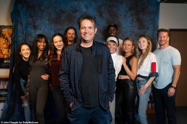 艾米·亚当斯秒脱衣，米基·洛克拿刀架脖子！深扒选角导演如何造星