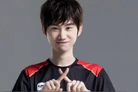 LOL最牛逼插件诞生，一键记录技能CD，玩家：可以和Doinb做队友了图片