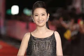 林依晨这是怎么了？红毯穿透视装秀"黑内裤"，网友直呼没眼看图片