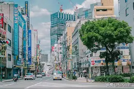 今日语法学习：~において图片