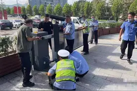 石家庄井陉交警重拳整治停车秩序图片