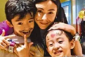 谢振轩懂得心疼妈妈了，乐于助人的样子很像爸爸谢霆锋图片