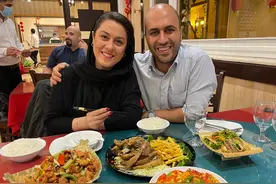 我在伊朗吃“糊糊美食”，带伊朗夫妻去吃中餐，感受不同饮食文化图片