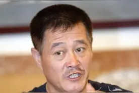 赵本山与流浪父亲：催人泪下父子情。图片