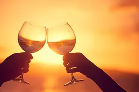 经常喝酒的人，吃什么能快速醒酒？市面上的解酒药真的有效吗图片
