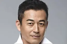 《扫黑风暴》王志飞：父母是聋哑人，如何培养出大明星儿子？图片
