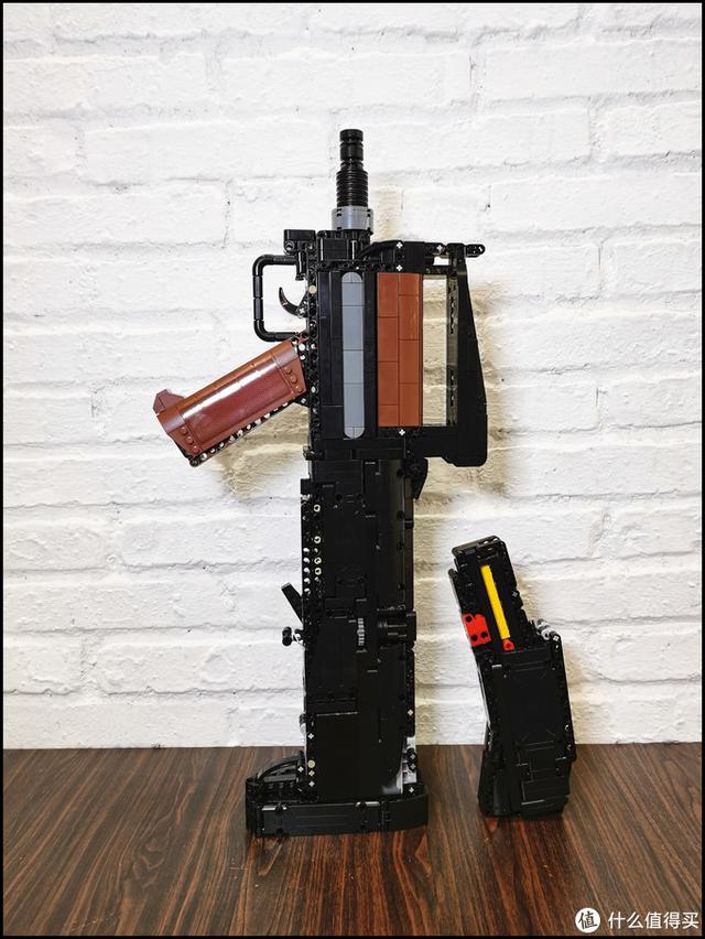 积木评测：吃鸡空投步木仓：Groza是最强吃鸡神器？