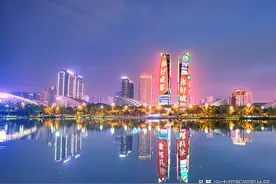 四川成都：绚丽多彩的蓉城夜色图片