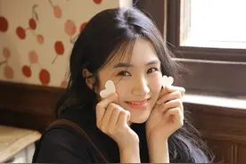 高颜值性感JK制服美女，清新魅惑，绝色清丽，这是要美上天啊？图片