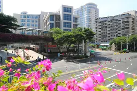 厦门大学附属第一医院即日起实行封闭管理，医院门口一片清静图片