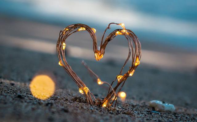 图集：收集一组唯美的爱情壁纸，赶紧收藏吧