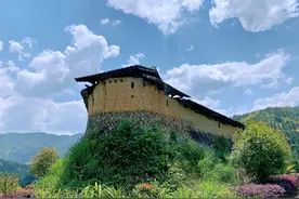 独一无二的“琵琶堡”，一颗遗落人间的明珠图片
