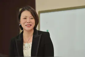 神秘的广东女富豪：把不起眼的“收废纸”生意，做到亚洲第一图片