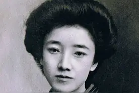 日本煤矿老板被妻子登报离婚，比她大23岁，不能生育是次要原因图片