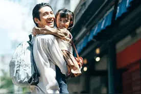 日本妹子一穿白衬衫，中国直男谁顶得住？图片