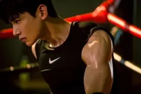 白敬亭“黑历史”被扒，曾做“女装大佬”放飞自我，评论区炸了图片