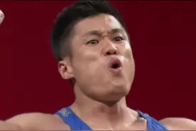 不老“军神”！吕小军夺得第21金，成为史上最年长奥运举重冠军图片