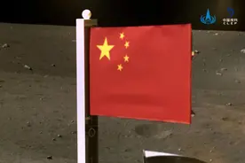 1969年美国阿波罗登月，中国报纸作了详细的跟进报道图片