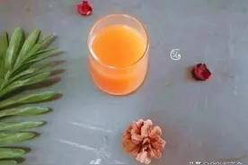 做桃汁饮料直接榨成汁？这个才是正确做法，冰凉爽口，比买的好喝图片