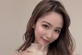 日韩混血美女，妩媚电眼瞬间将你迷倒图片