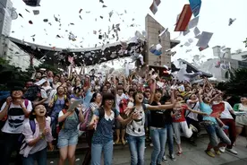 初一、高一和大一是网瘾高危期，刚高考完的学子们，别掉网瘾的坑图片