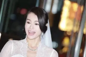 41岁胡杏儿美丽依旧：感谢前任放手之恩，珍惜那个宠爱你的人图片