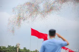 他们就在现场，见证伟大时刻图片