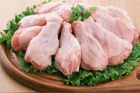 超市的“冻鸡腿”是什么？从哪儿来？能吃吗？老师傅给你解答图片