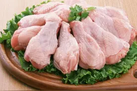 超市的“冻鸡腿”是什么？从哪儿来？能吃吗？老师傅给你解答图片