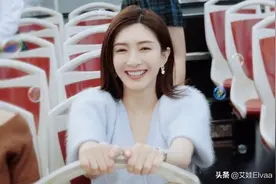 江疏影露天大巴上玩泡泡，穿马海毛针织衫变邻家姐姐，看谁说她老图片