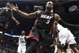 最巅峰韦德有多强？詹姆斯都压不过风头，03年新秀中他最先成功图片