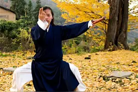 道士跟女弟子隐居深山8年生娃，母亲已认不出图片