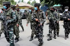 敏感地带再传枪响，尼泊尔警方在边境向印度人开火，1人紧急送医图片