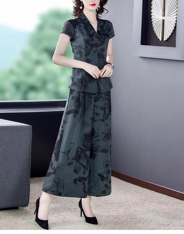 四种自带降温的面料，让你清凉舒适一整夏